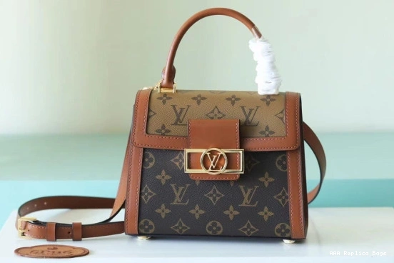 CAPITALE LOUIS DAUPHINE VUITTON 0712